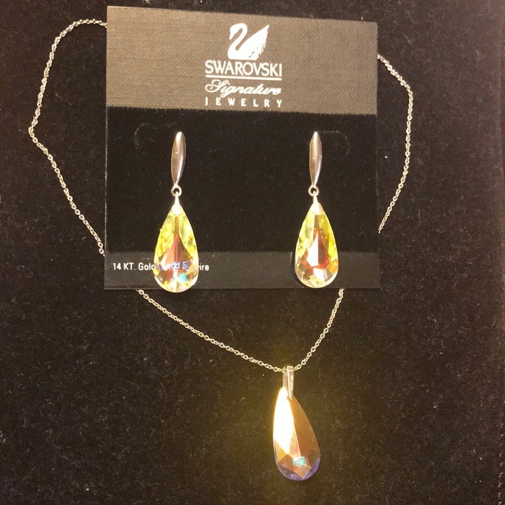 Swarovski jewelry set❤️💗❤️